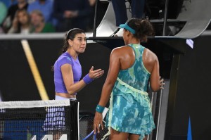 德约妻子罕见亲自下场批评球员：一点也不尊重人！|科斯蒂亚|大坂直美|澳网|德约科维奇|主裁判_新浪体育_新浪新闻