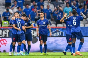 PG电子游戏打麻将在线试玩官网-老将挺身而出申花逆转登顶 联赛冠军归属悬念迭起