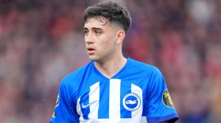 记者：利兹联有意租借布莱顿中场博纳诺特，目前尚未正式报价