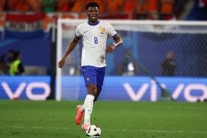 阿斯：琼阿梅尼在国家队染红，下次国际比赛日有望获得休息机会